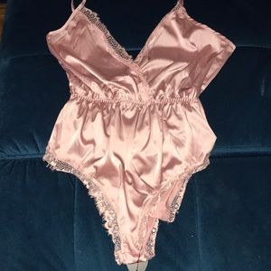 Open back babydoll nightwear !